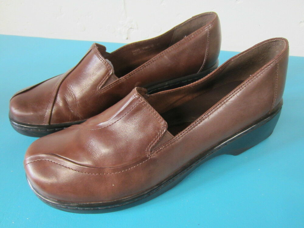 Clarks Reddish Brown Leather Comfort Walking Loafers Swirl Stitched Vamp 9.5 M